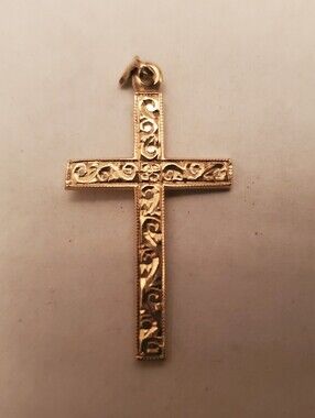14K Gold Cross Pendant - Beautiful Design Total Weight 2.58 Grams